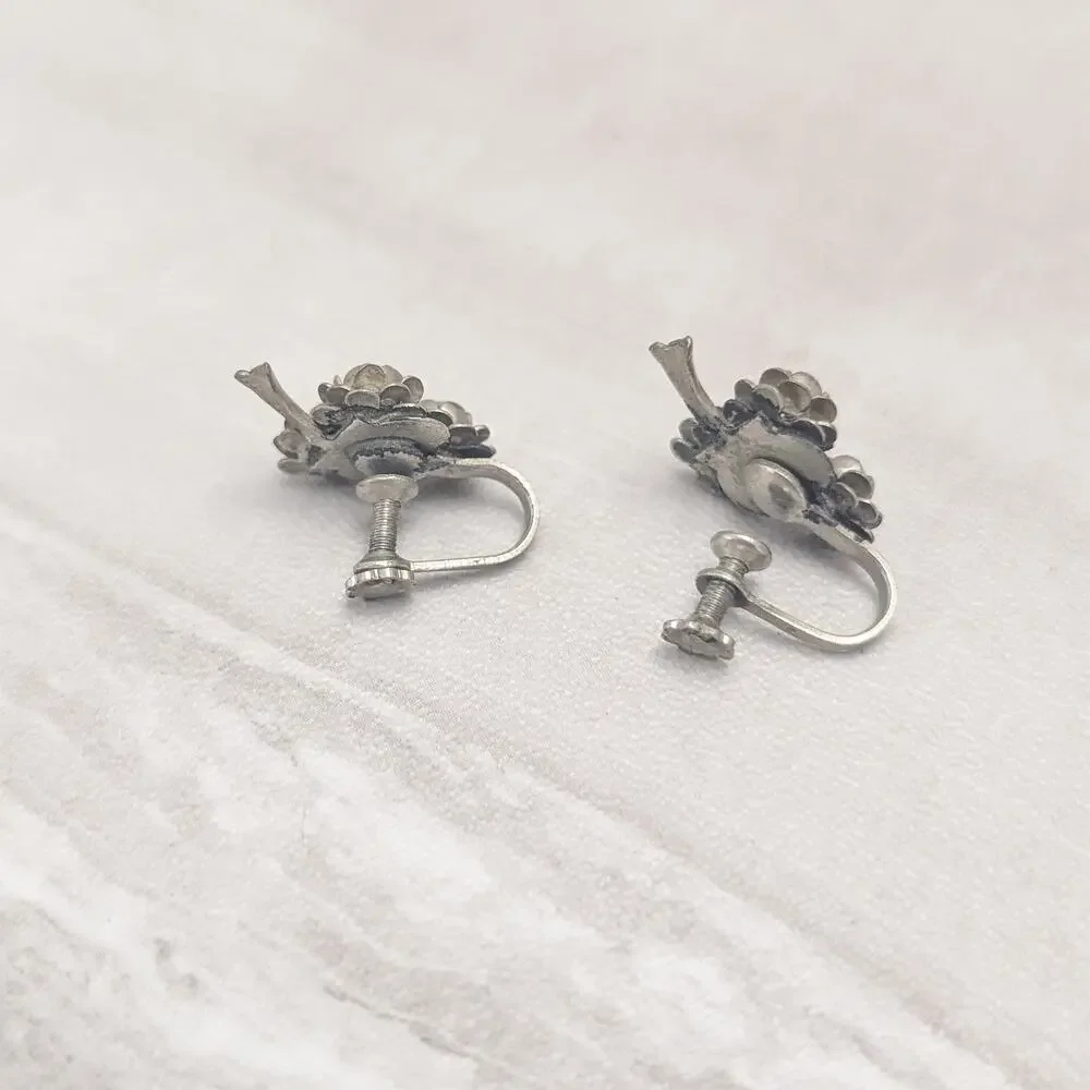 Vintage Screw On Earrings Design Silver Tone & Turquoise Tone 7/8